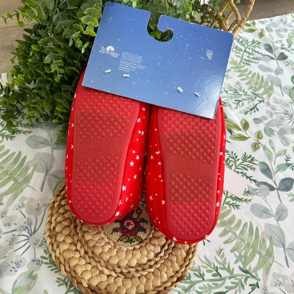 New Elf on the Shelf Holiday Christmas Character Slippers Girls size XL (4-5)